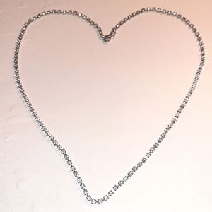 Silver tone rhinestone necklace 🧱🔥
